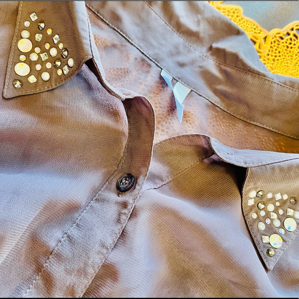 Studio Y Rhinestone Collared Blouse Size L - Picture 2 of 6